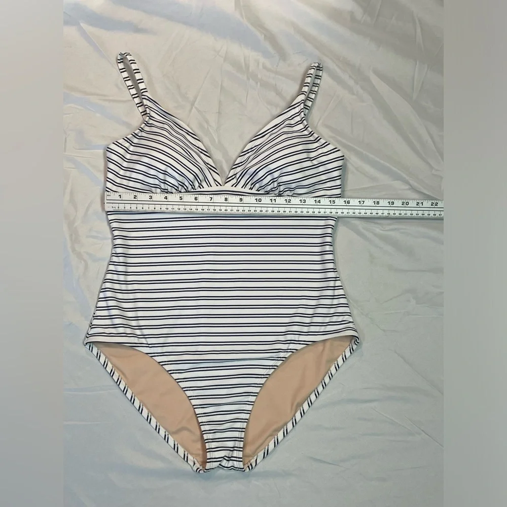 Kona Sol stripe one piece High Coverage Swimsuit Size L‎